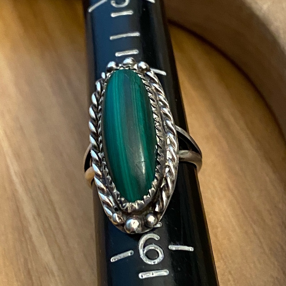 Vintage malachite sterling silver ring looks Native American